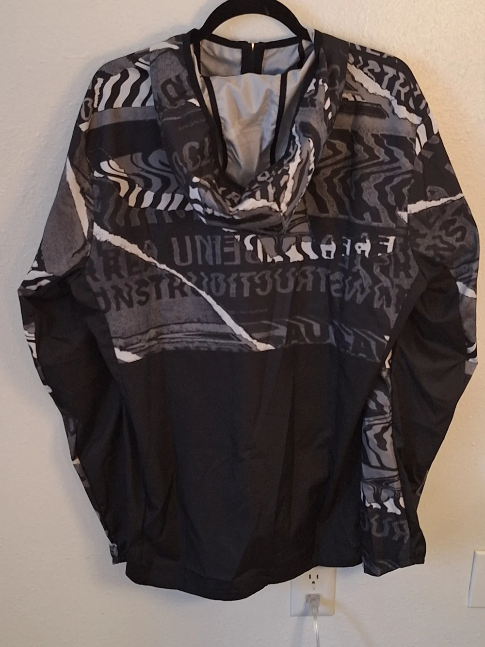 Adidas Own The Run ED9284 Men’s L Graphic Hooded Running Jacket Black Gray